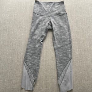 Lululemon soft grey leggings with scalloped bottom. EUC size 4